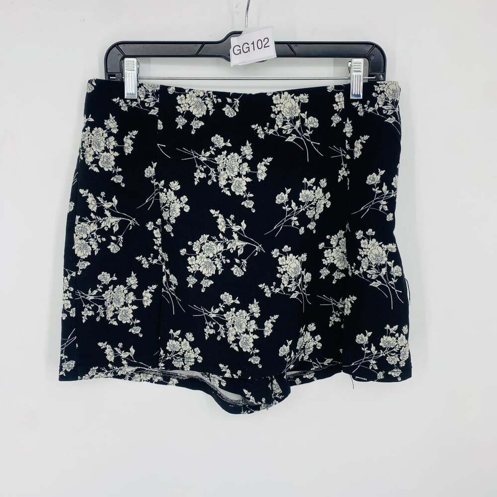 Women's 1X Black Floral Stretch Skort High Rise Front Slit Mini Skort Whimsigoth - Picture 1 of 11